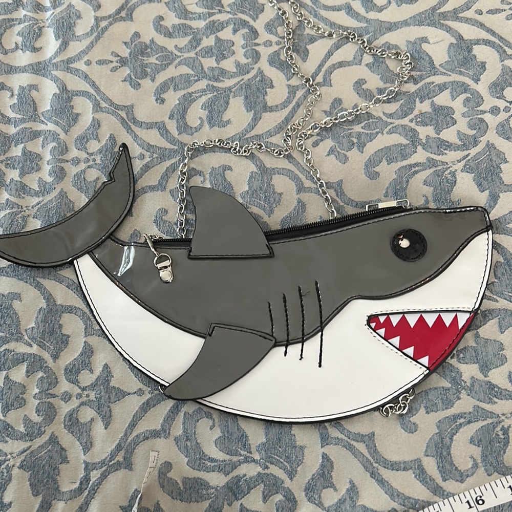 Sleepyville critters great white shark purse bag